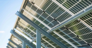 Panele bifacjalne: od technologii kosmicznej do naszych dachów